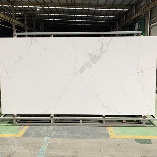 Piedra sinterizada blanca artificial de superficie con cuernos